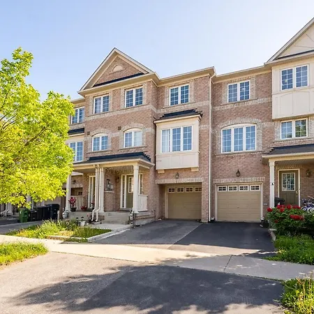 Beautiful Townhouse In Toronto Apartment